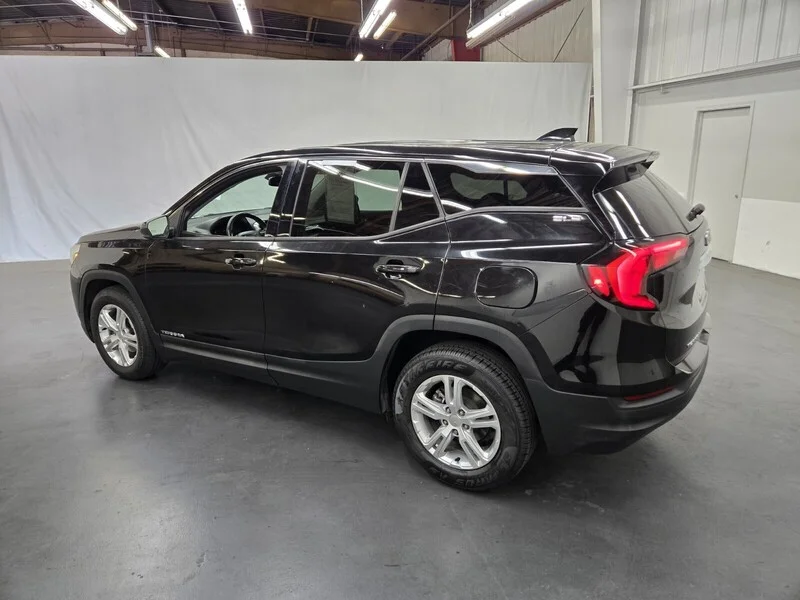 Used 2019 Ebony Twilight Metallic GMC SLE image 3