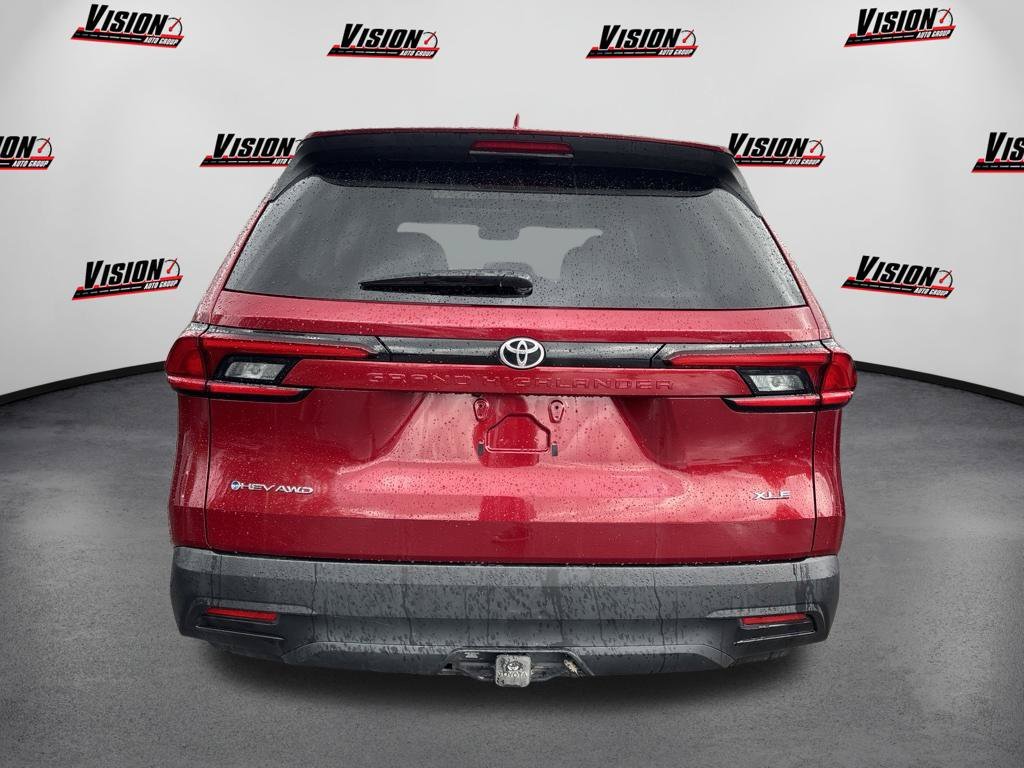 Used 2025  Toyota XLE image 6