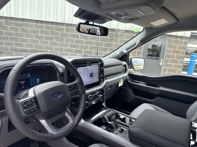 New 2026 Star White Metallic Tri-Coat Ford Lariat image 52