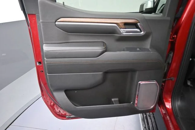 Used 2023 Red Chevrolet High Country image 25