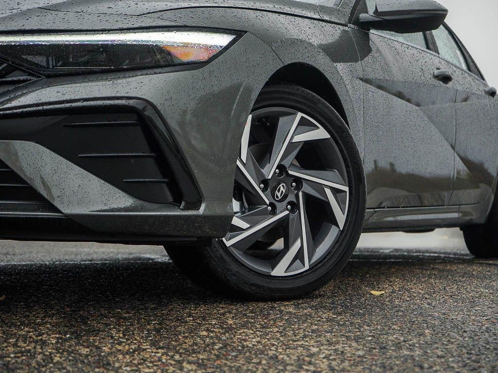 New 2026 Amazon Gray Hyundai Limited Sedan FWD image 30