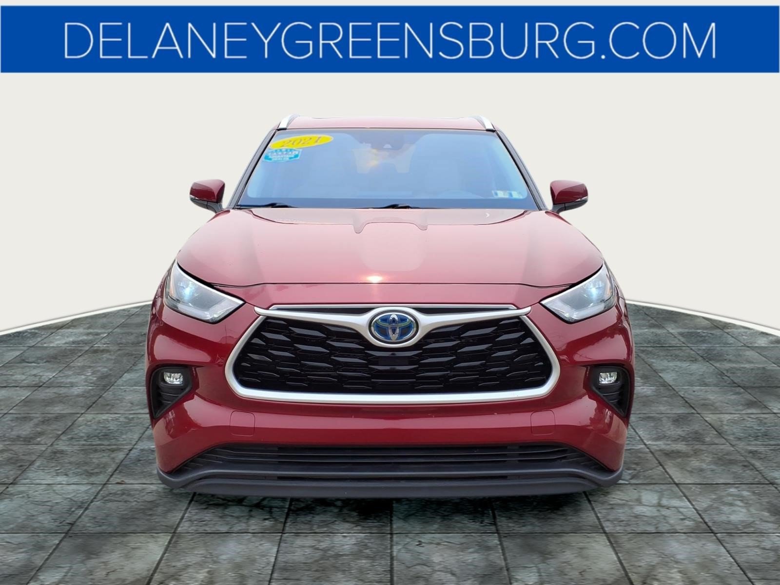 Used 2021 Ruby Flare Pearl Toyota XLE image 8