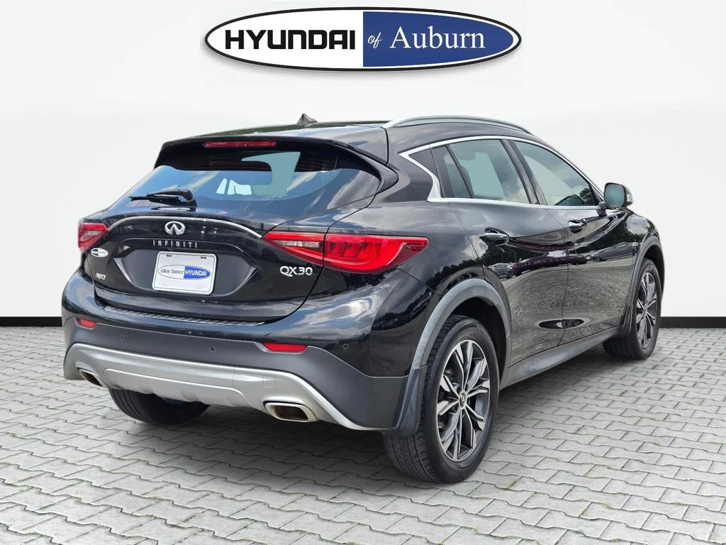 Used 2018 Black INFINITI Premium image 5