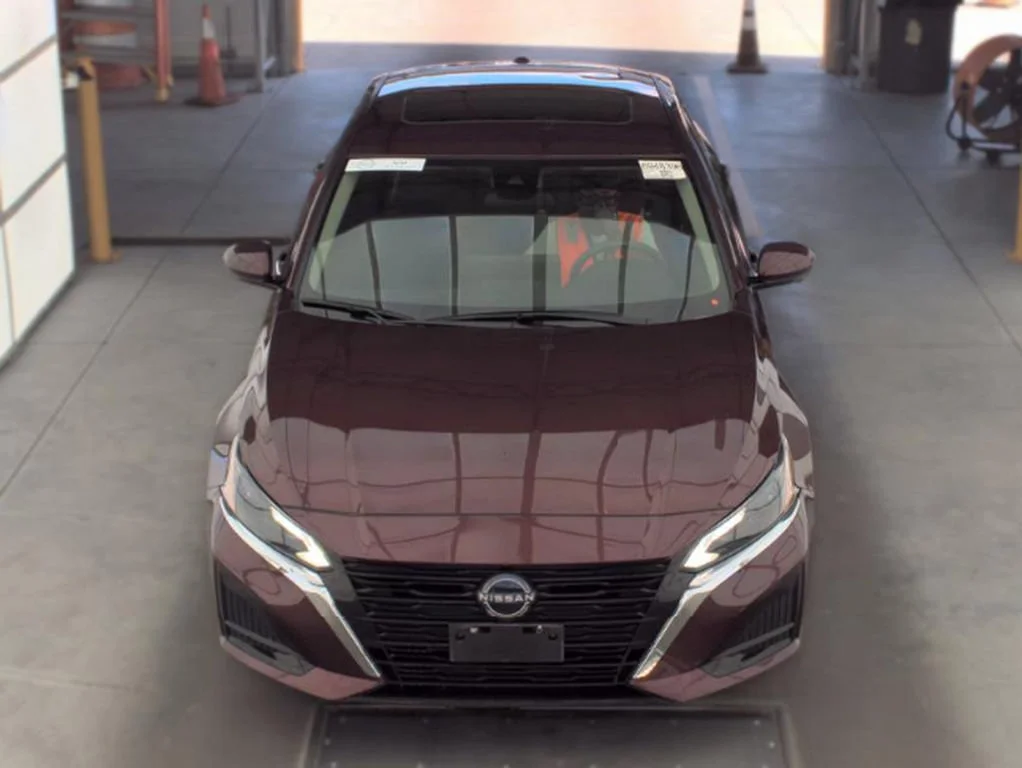 Used 2023 Garnet Pearl Nissan 2.5 SL image 3