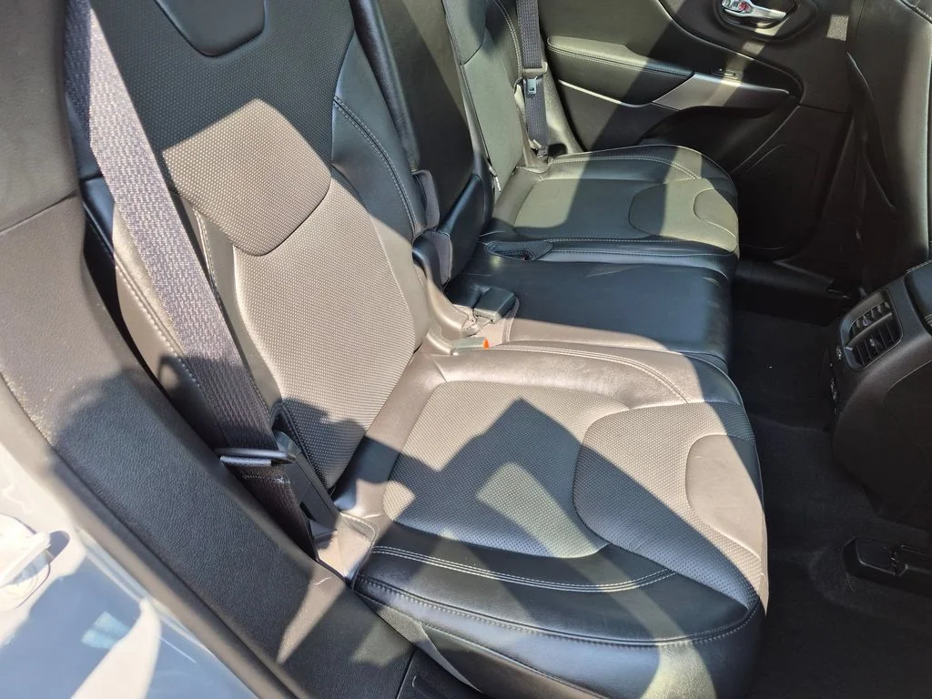 Used 2021 Gray Jeep Limited image 27