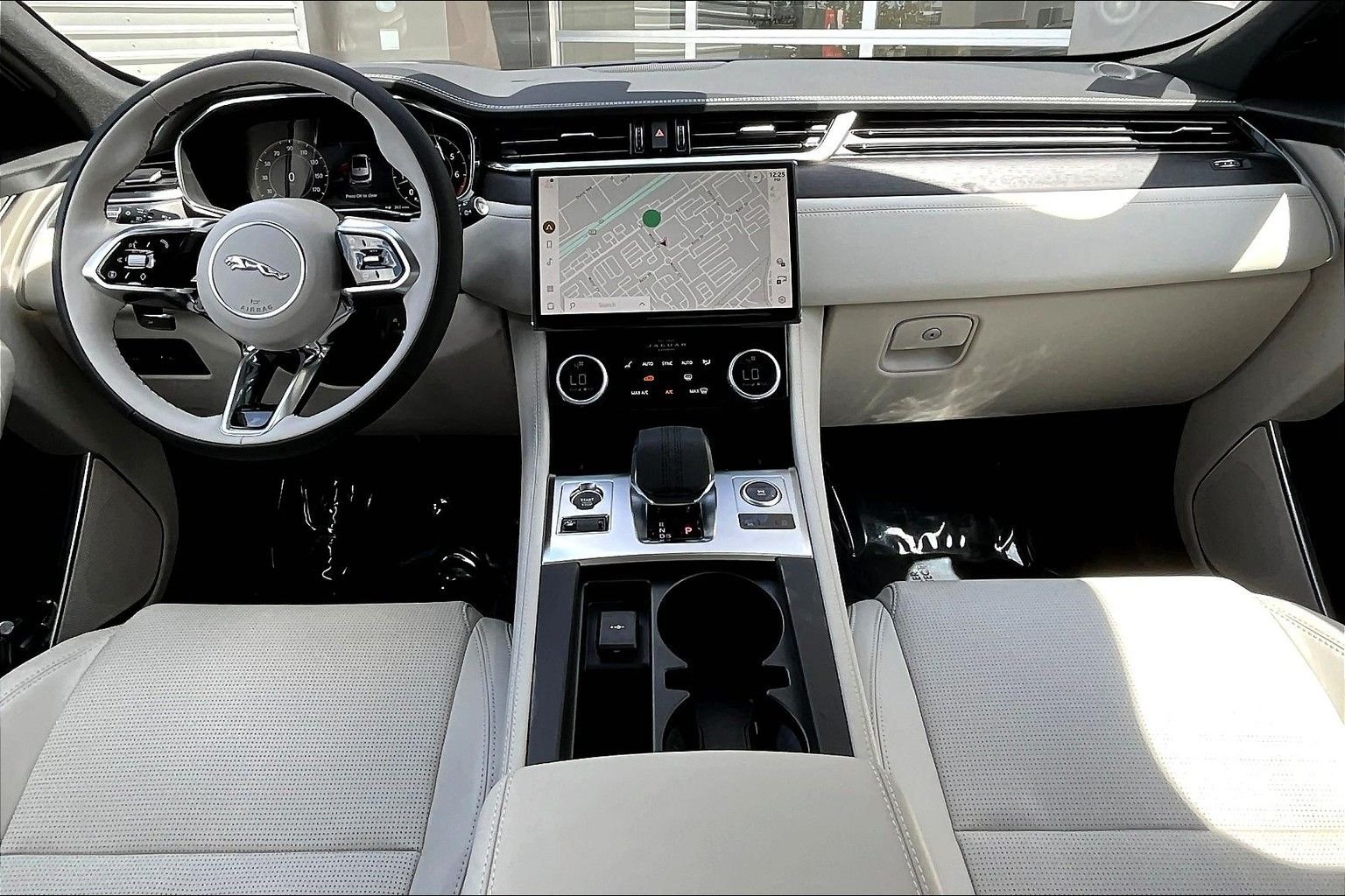 2026 Jaguar F-Pace R-Dynamic S - Photo 5
