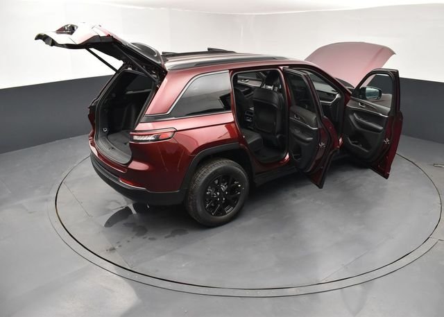 New 2026 Velvet Red Pearl-Coat Exterior Paint Jeep Altitude image 30