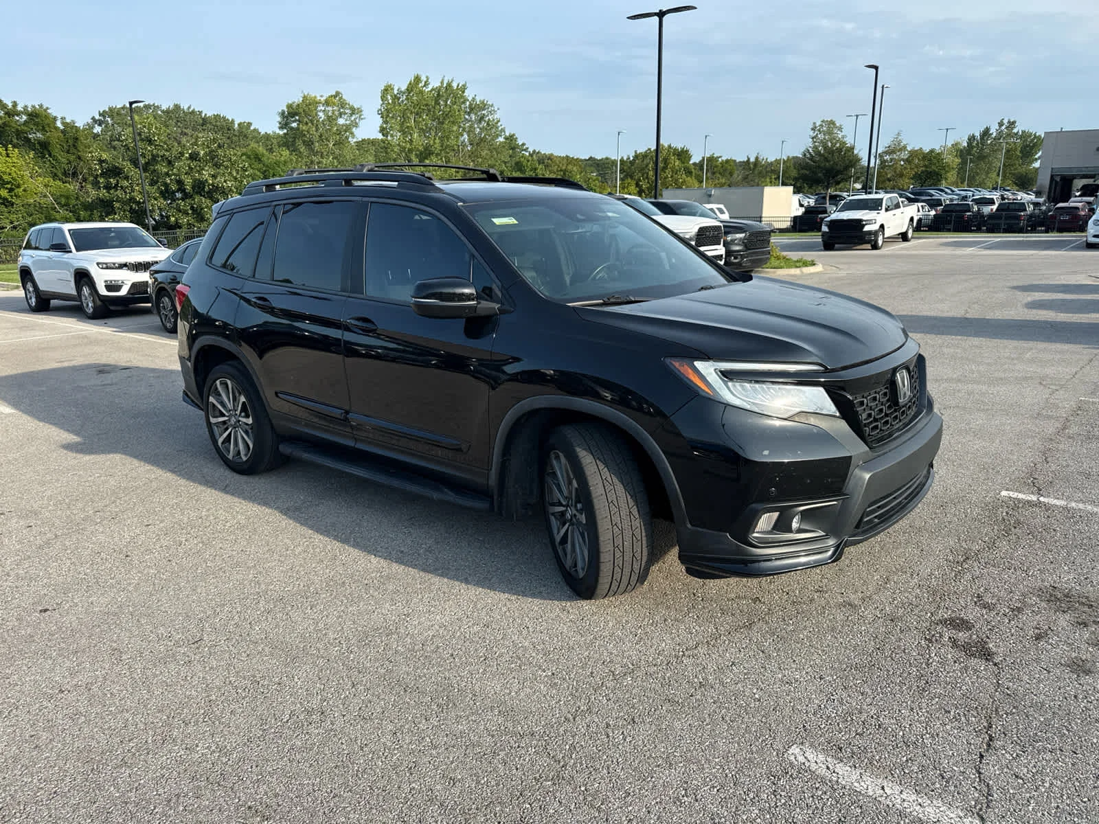 Used 2019 Crystal Black Pearl Honda Touring image 3