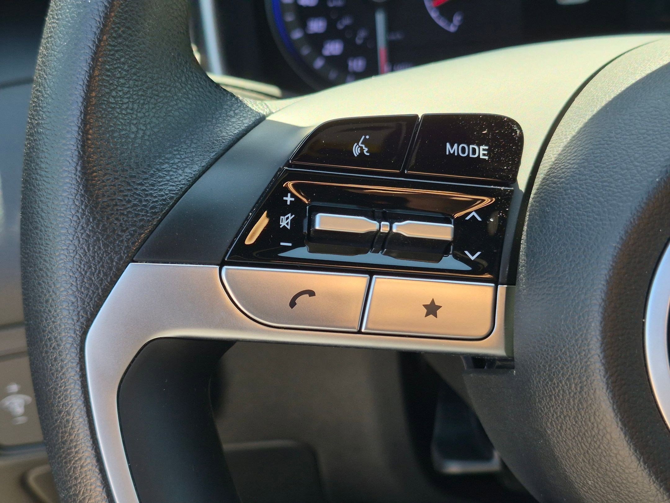 2023 Hyundai Santa Cruz SE - Photo 18