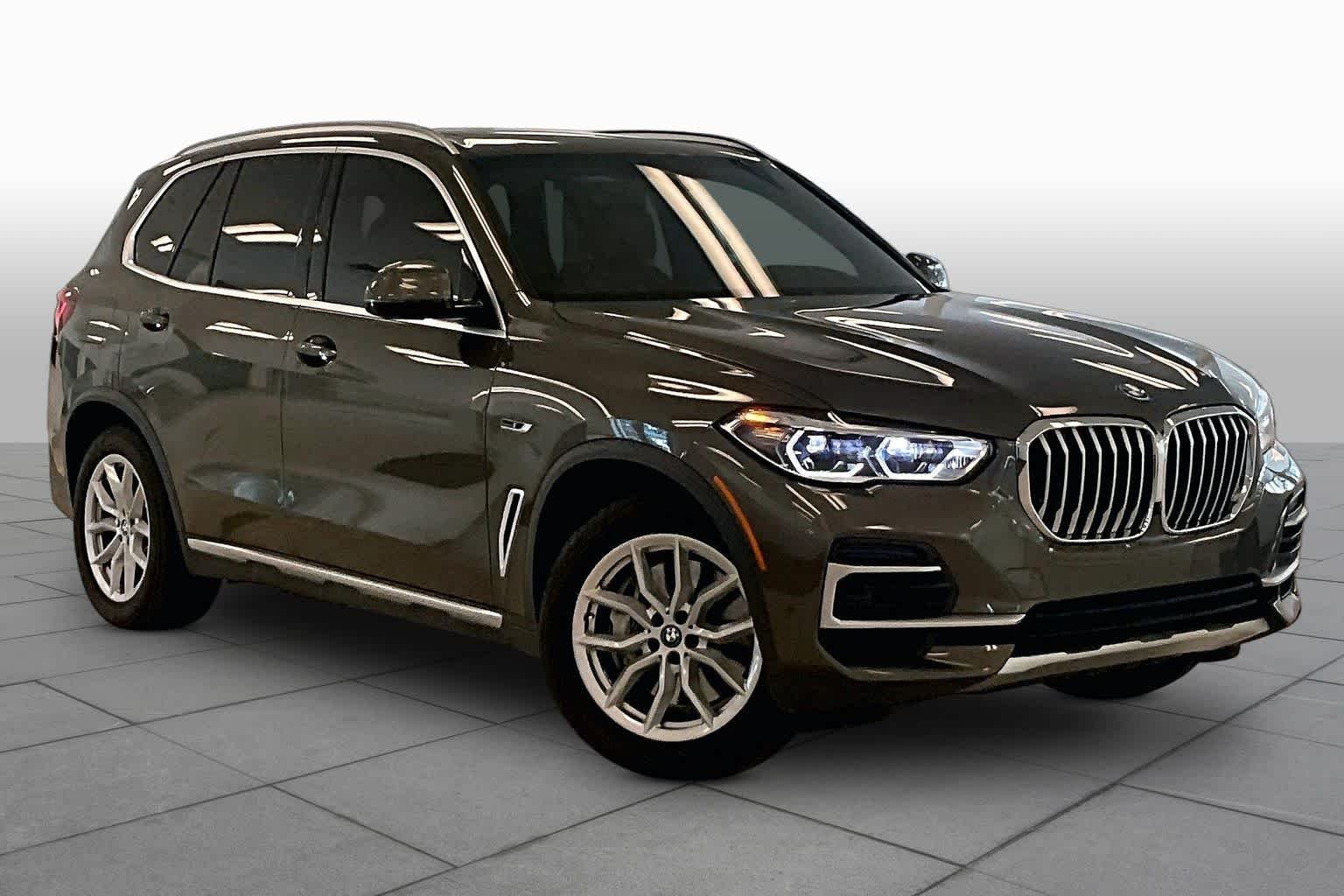 Used 2023 Manhattan Green Metallic BMW xDrive45e image 2