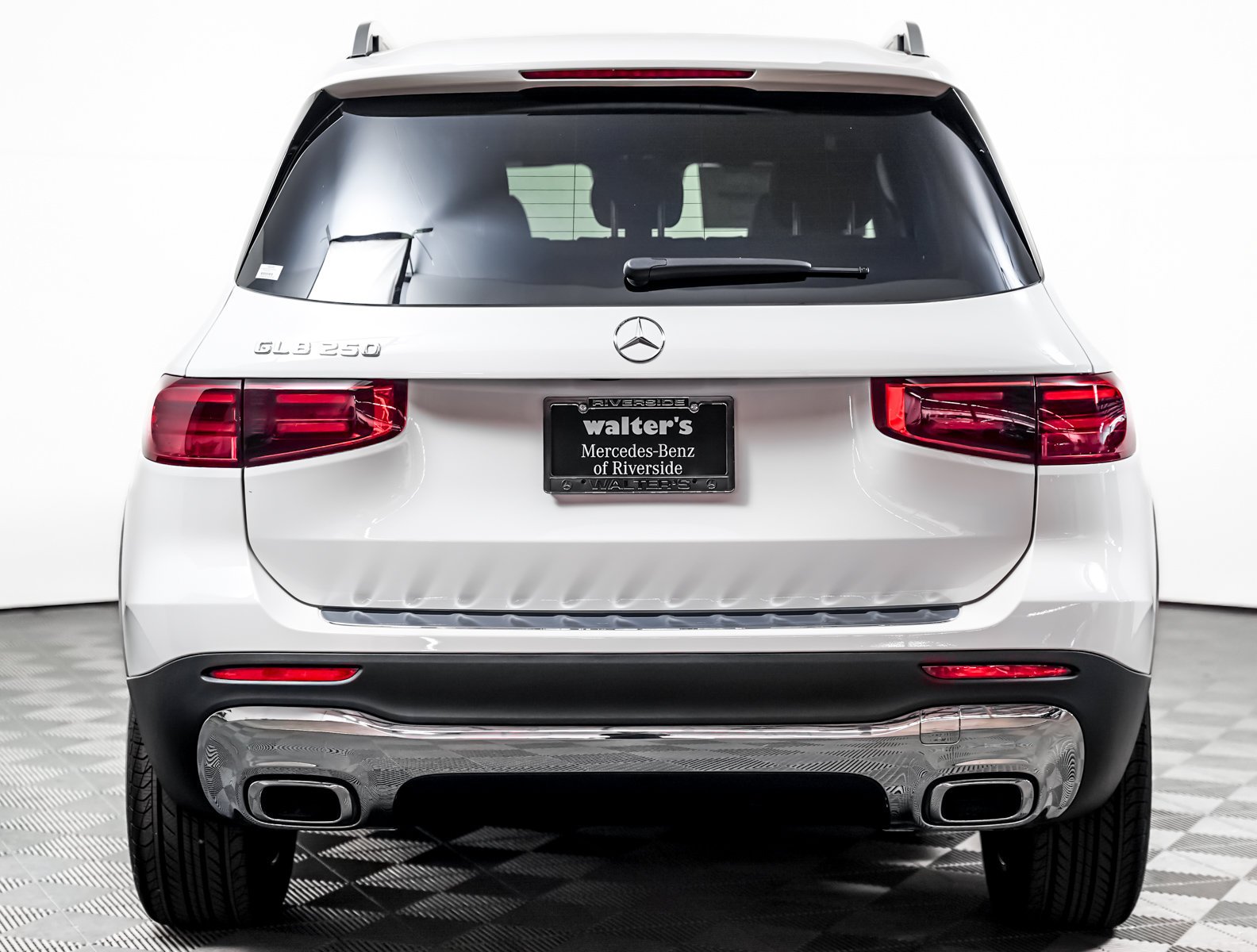 New 2026 Polar White Mercedes-Benz GLB 250 image 7