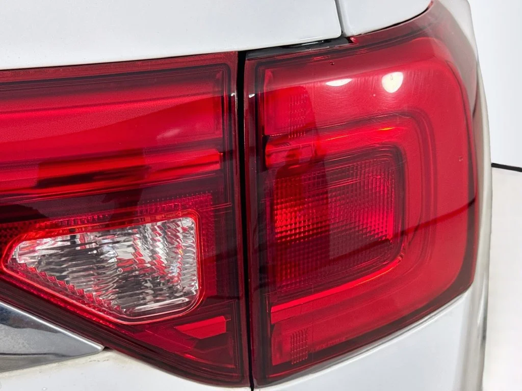 Used 2019 White GMC SLE-1 image 31