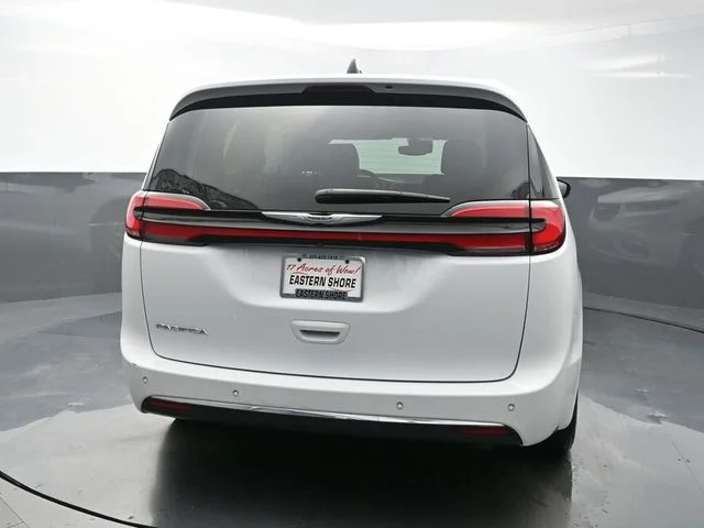 Used 2024 White Chrysler Touring L image 6