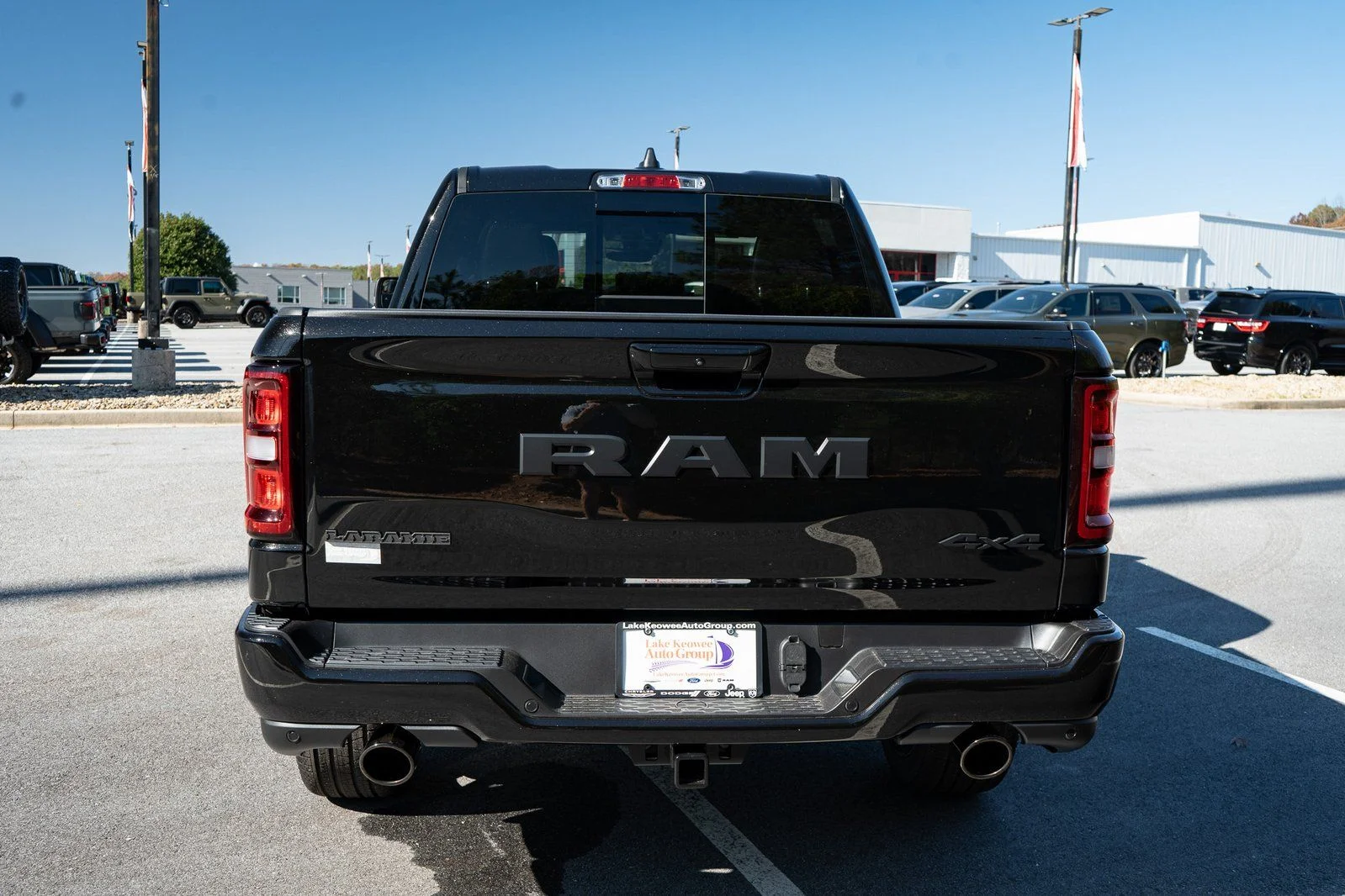 New 2026 Diamond Black Crystal Pearl-Coat Exterior Paint RAM Laramie image 8