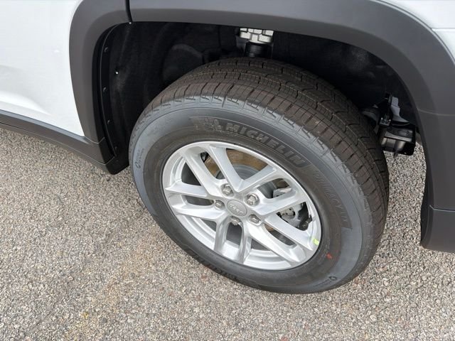 New 2026 Bright White Clear-Coat Exterior Paint Jeep Laredo image 6
