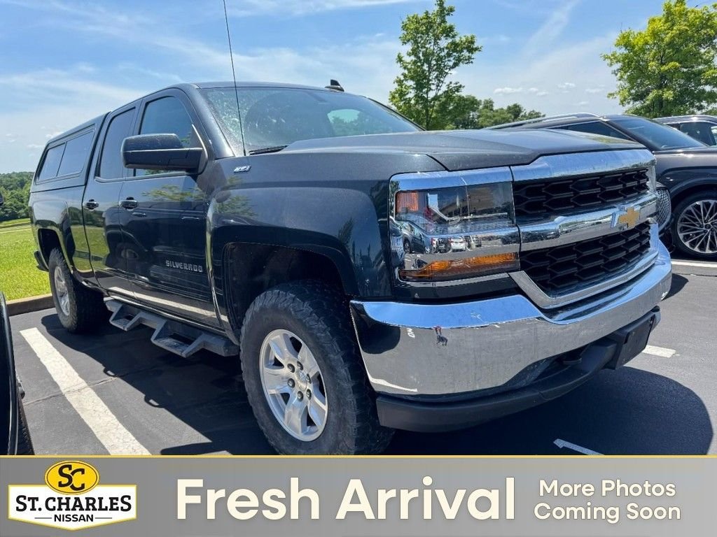 Used 2019 Gray Chevrolet LT image 1