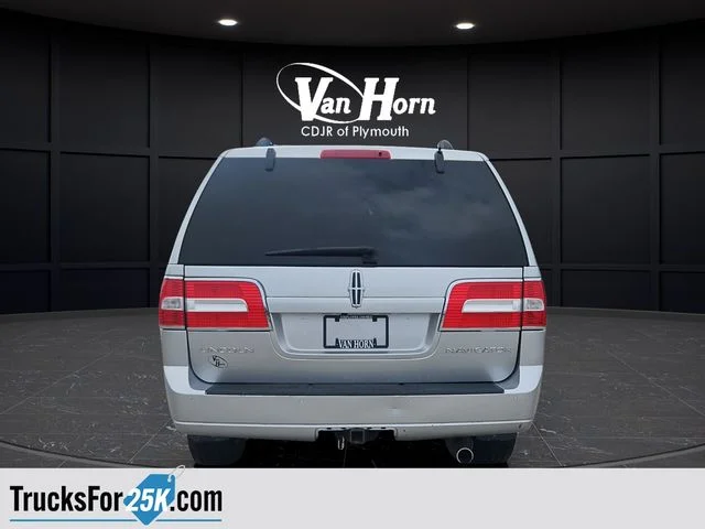 Used 2012 Ingot Silver Lincoln Base image 7
