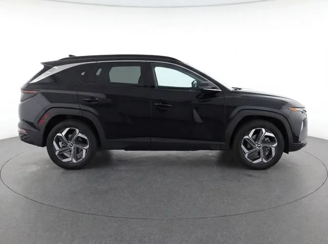 Used 2023 Black Hyundai SEL image 7