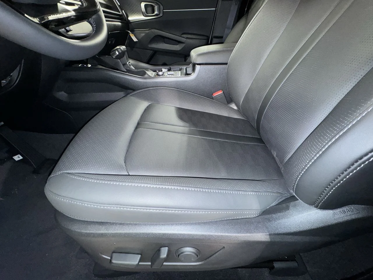 New 2026 White Pearl Kia S image 14