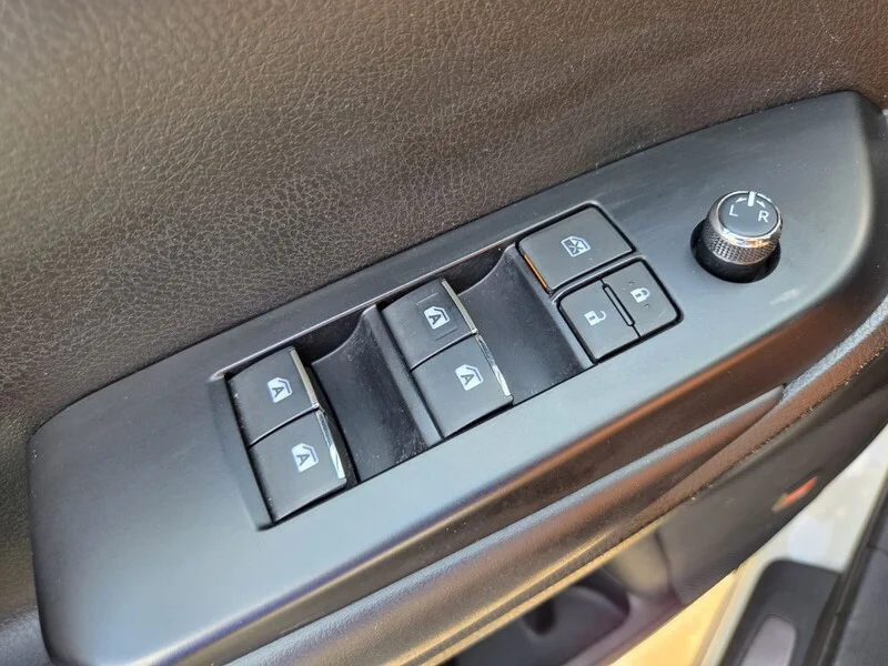 Used 2018 Blizzard Pearl TOYOTA LIMITED PLATINUM V6 AWD image 41