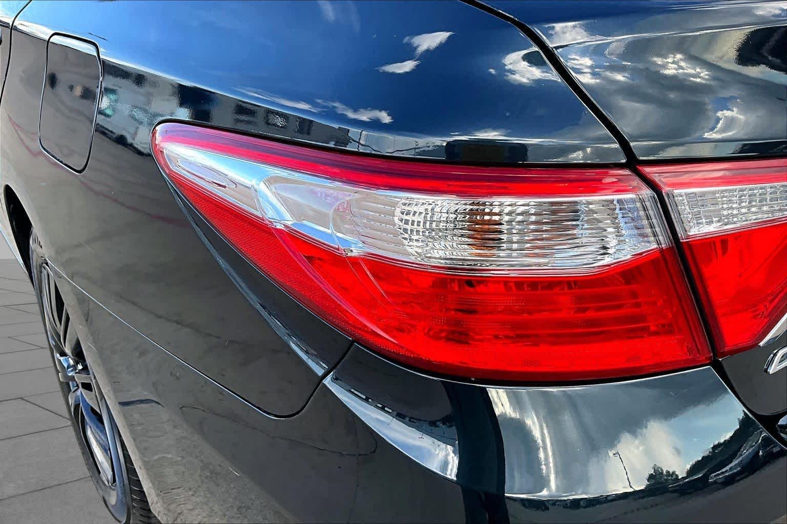 Used 2015 Cosmic Gray Mica Toyota LE image 29