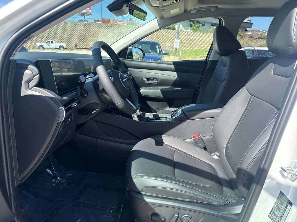 New 2026 White Hyundai SEL Premium image 9