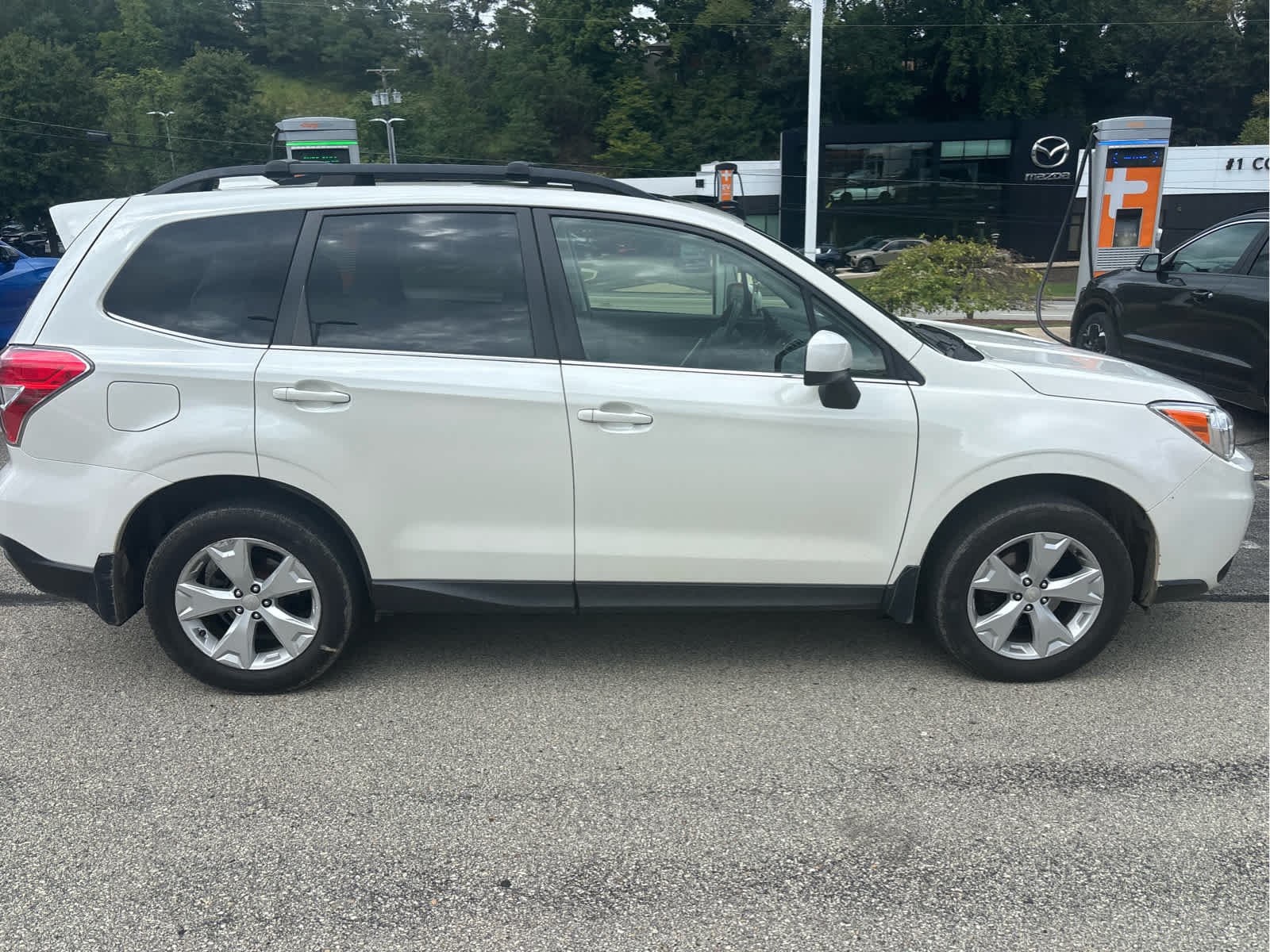 Used 2016 Crystal White Pearl Subaru 2.5i Limited image 4