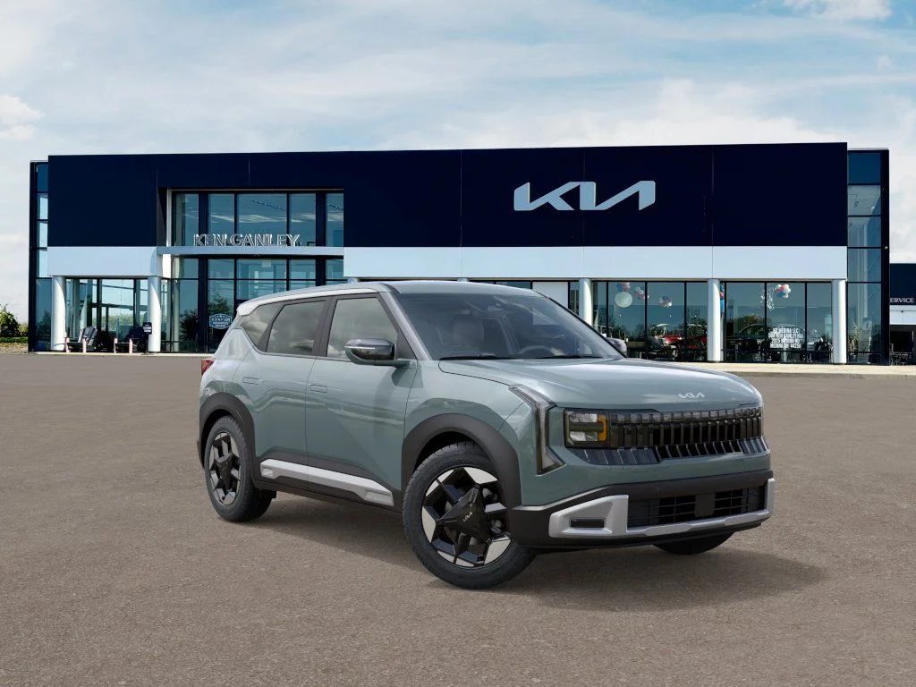 New 2027 Iceberg Green Kia S image 8