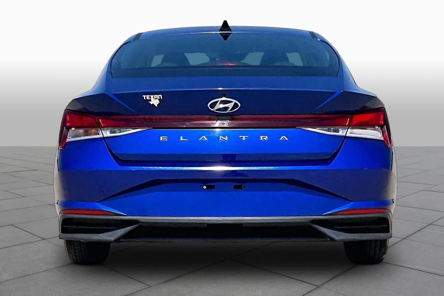 Used 2021 Intense Blue Hyundai SE image 5