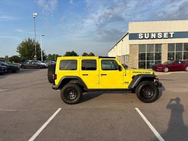 Used 2022 High Velocity Clearcoat Jeep  image 2