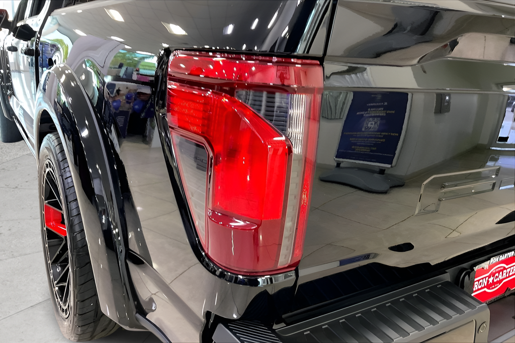 2025 Ford F-150 XLT - Photo 12