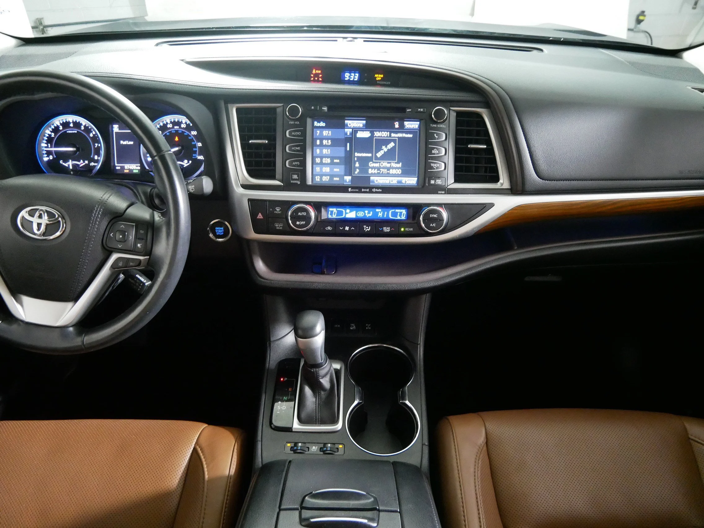 Used 2017 Midnight Black Metallic Toyota Limited image 10