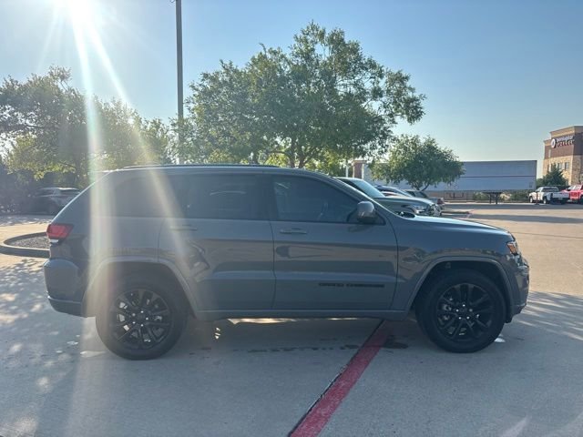 Used 2020 Gray Jeep Altitude image 4