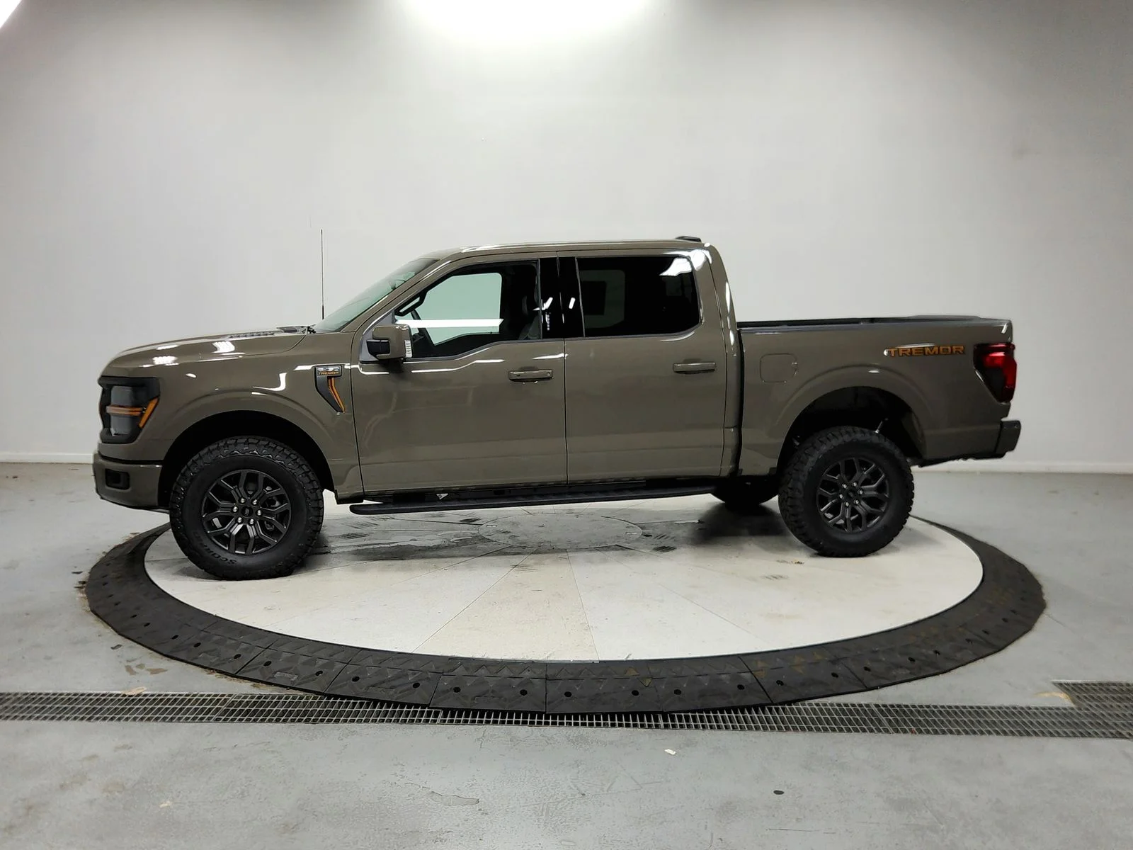 New 2026 Gray Ford Tremor image 5