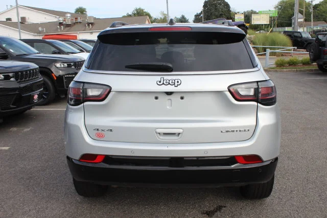 Used 2025 Silver Jeep Limited image 29