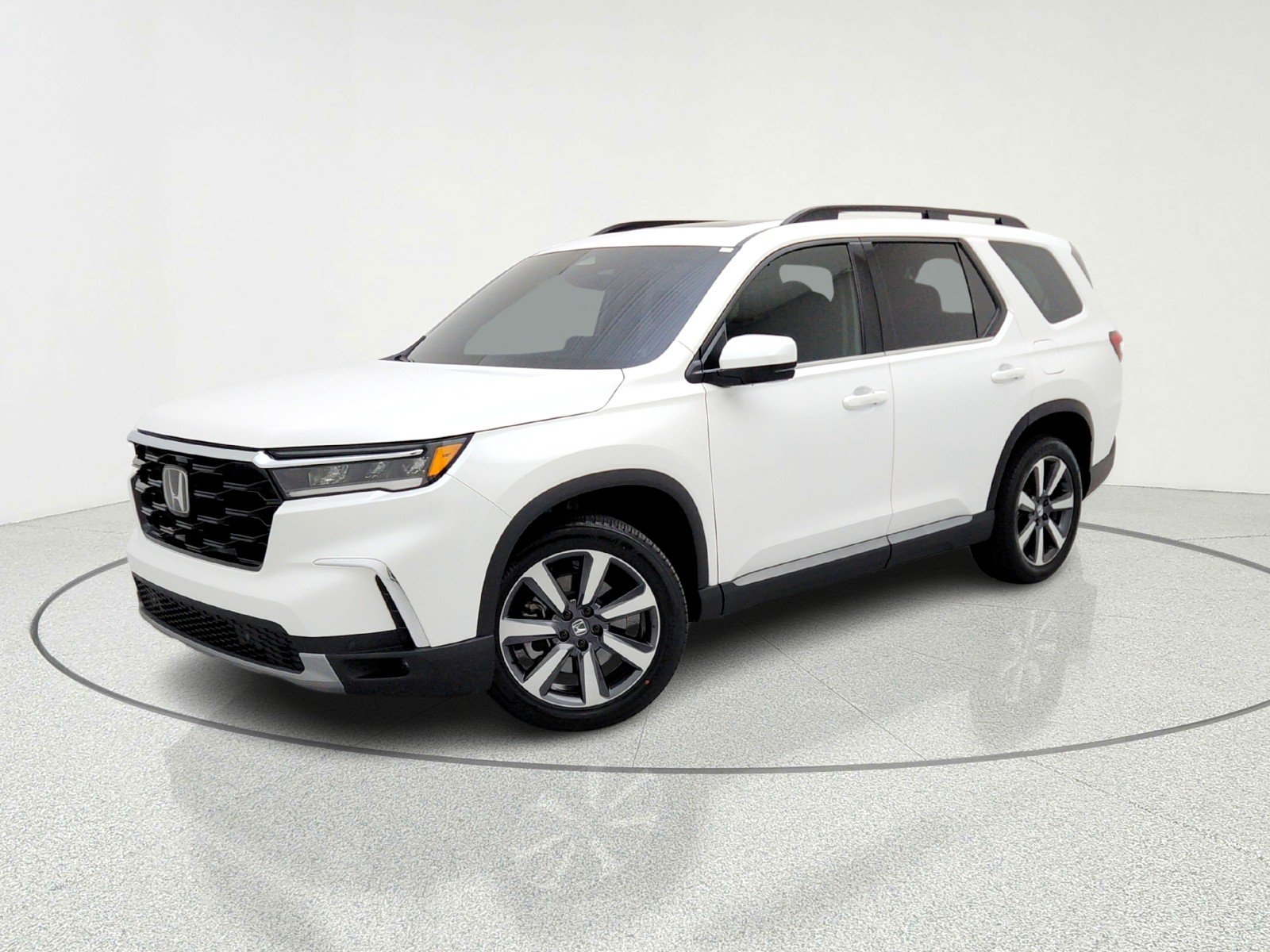 2025 Honda Pilot Touring AWD's photo