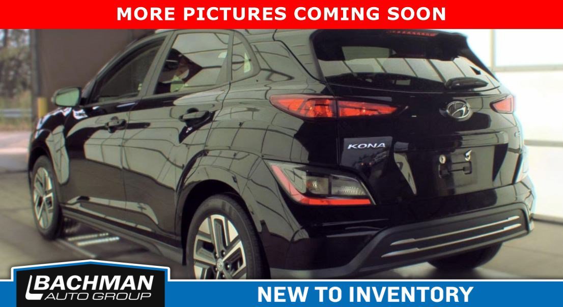 Used 2023 Abyss Black Pearl Hyundai SE image 3