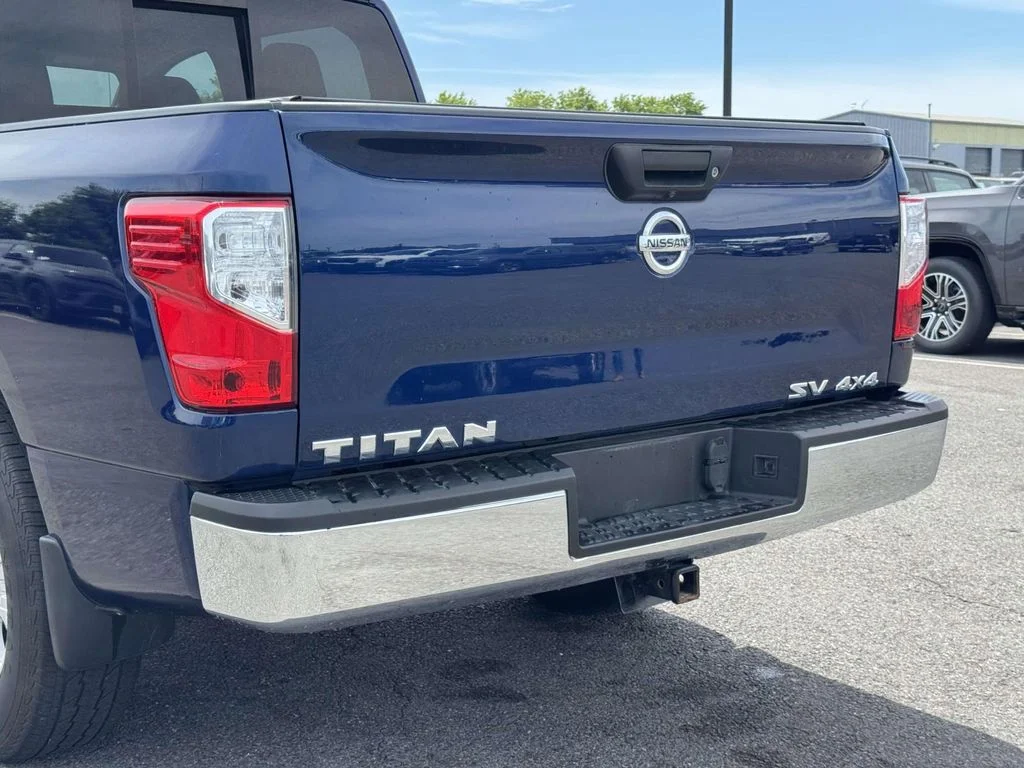 Used 2019 Blue Nissan SV image 11