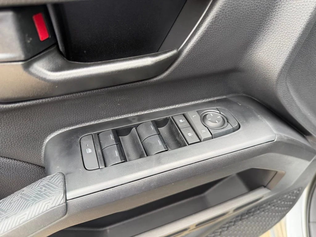 2026 Toyota Tacoma SR5 - Photo 10