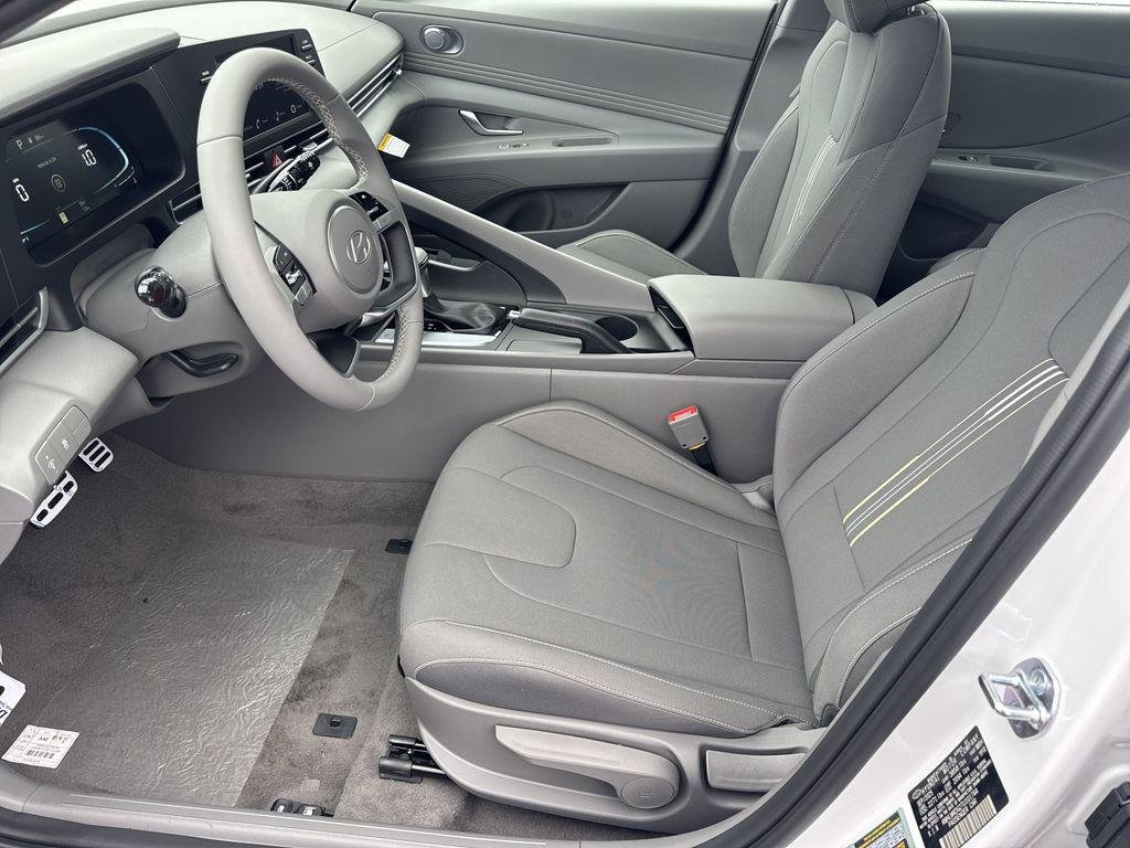 New 2026 White Hyundai SEL Sport image 9