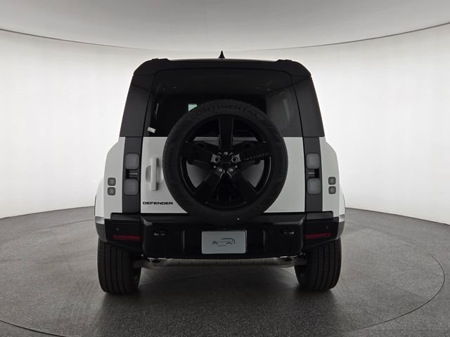 New 2026 Fuji White Land Rover X-Dynamic SE image 7