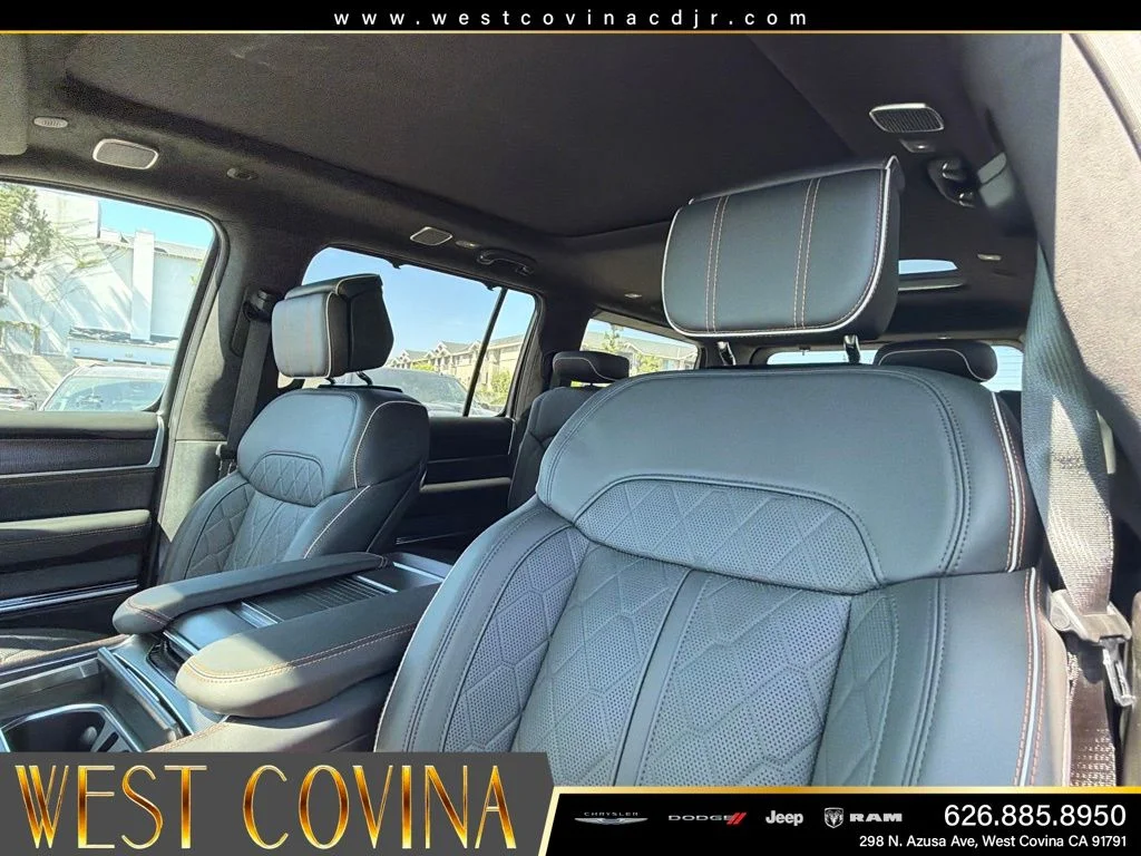 New 2026 Baltic-Gray Metallic Clear-Coat Exterior Paint Jeep Summit Reserve image 20
