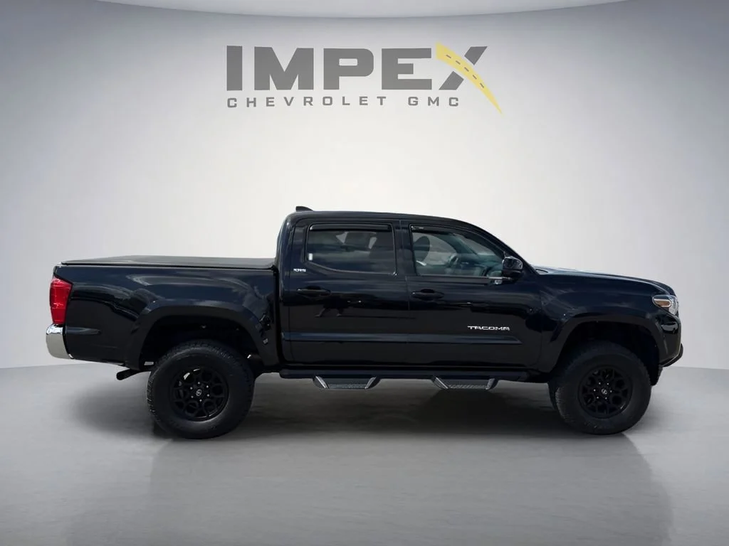 Used 2021  Toyota SR image 6
