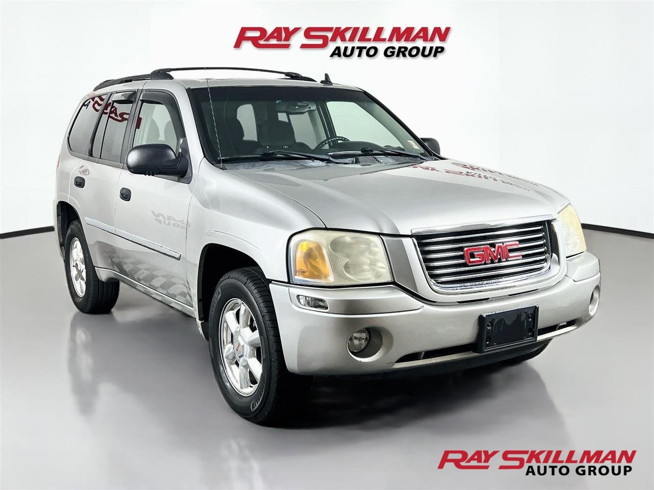 Used 2007 Liquid Silver Metallic GMC SLE image 1