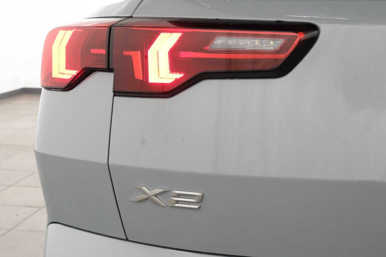 New 2027 Brooklyn Grey Metallic BMW xDrive28i image 4