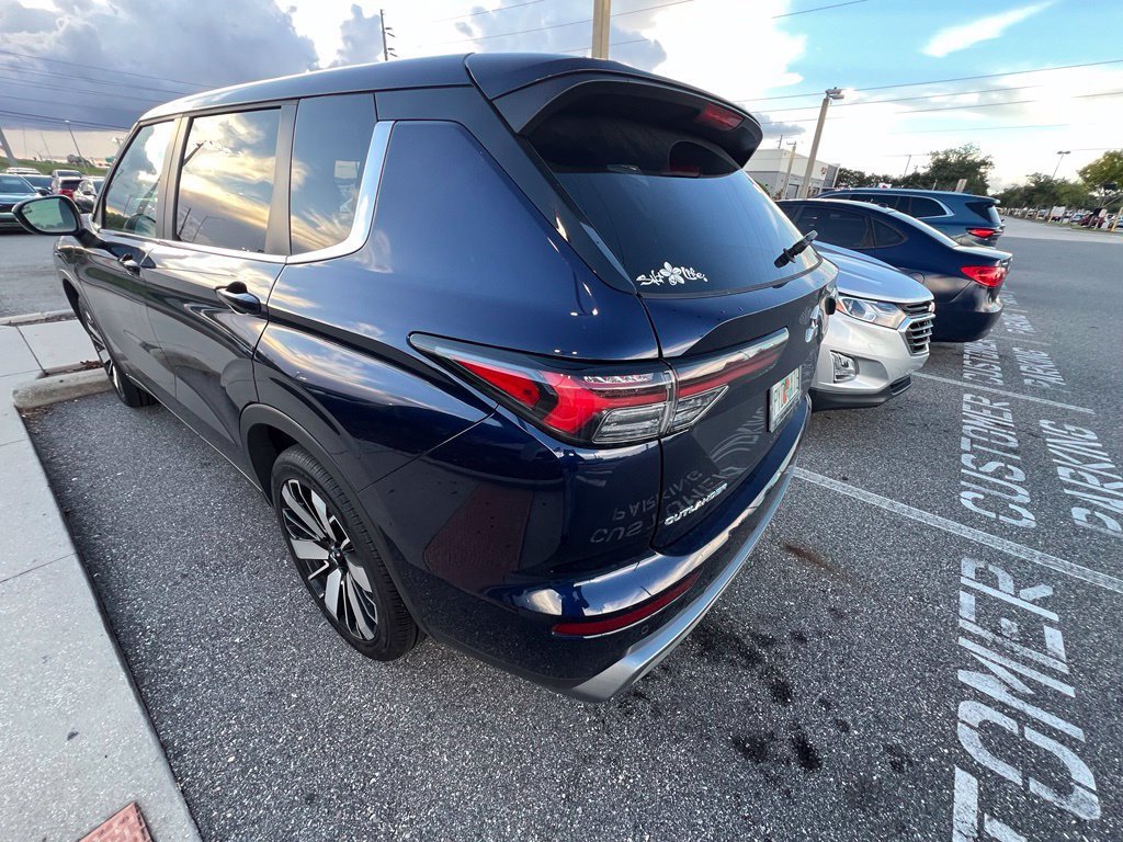 Used 2025  Mitsubishi SE image 6