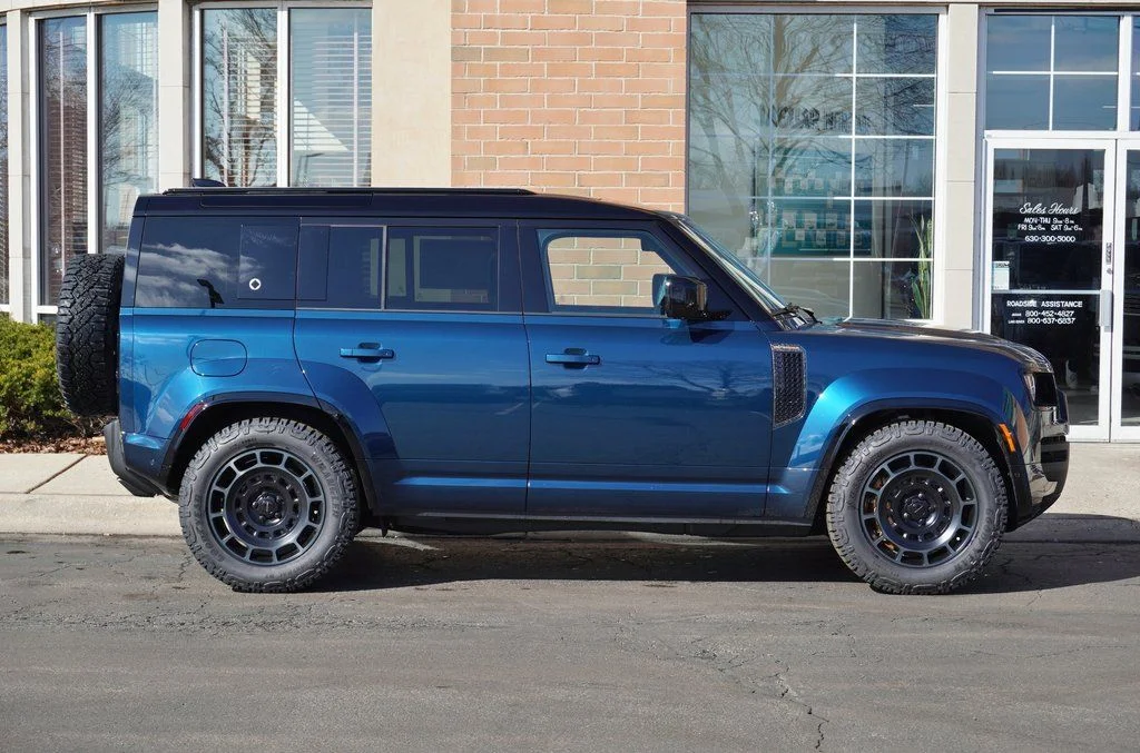 New 2026 Sargasso Blue Land Rover Octa image 8