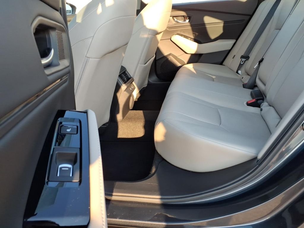 Used 2023 Gold Honda Touring image 5
