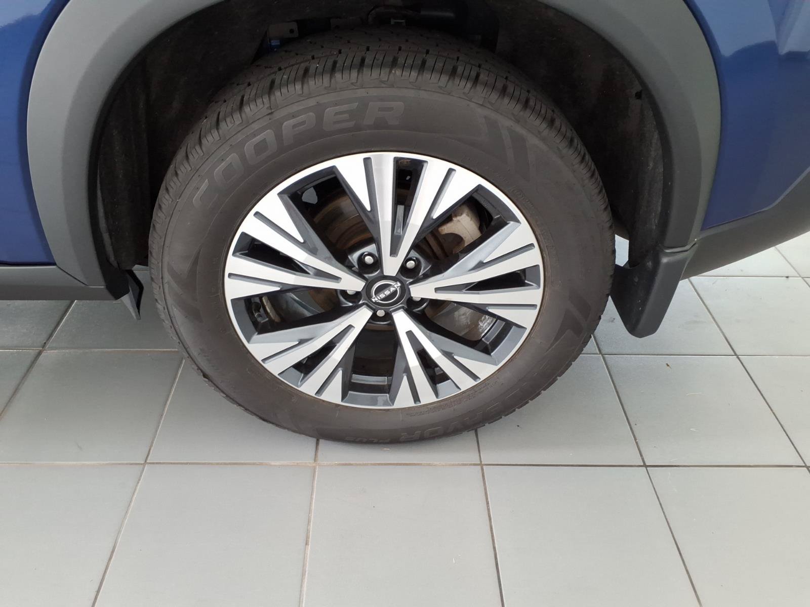 Used 2022 Caspian Blue Metallic Nissan SV image 17