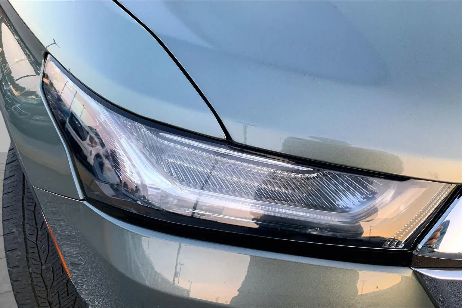 Used 2023 Silver Sage Metallic Chevrolet LT Leather image 25